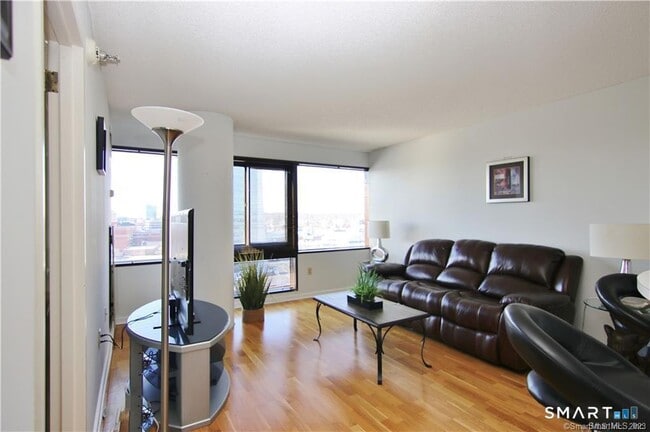 Foto del edificio - 127 Greyrock Pl