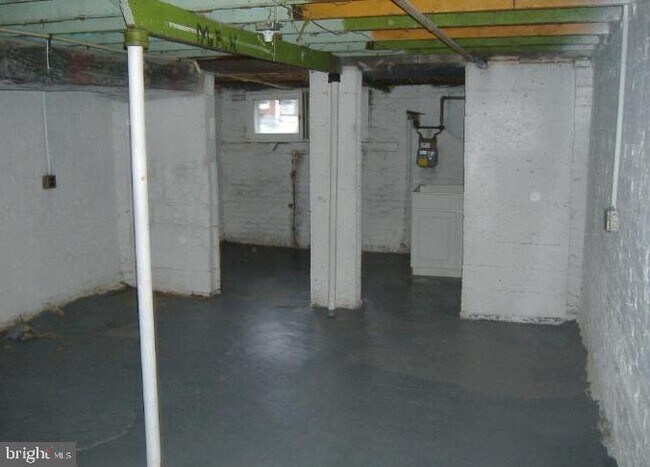 Building Photo - 3104 Oakford Ave