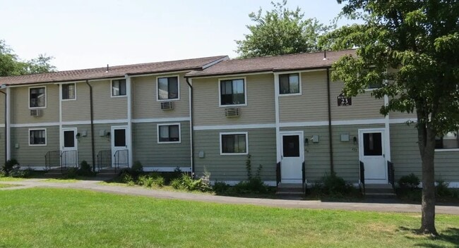 Building Photo - 360 1/2 Tokeneke Rd