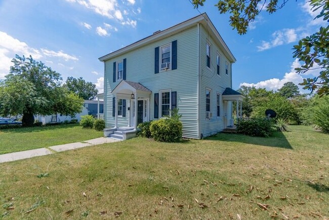 Building Photo - GORGEOUS COLONIAL HOME FOR RENT IN NEWPORT NEWS!!!
