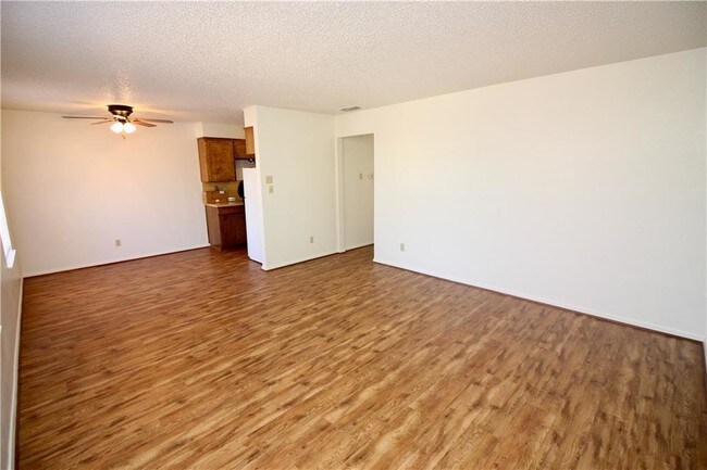 Foto del edificio - 511 W Oak St