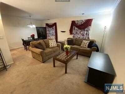 Foto principal - 385 Midland Ave