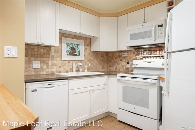 Building Photo - 1 br, 1 bath House - 2700 4th Ave, Apt 305