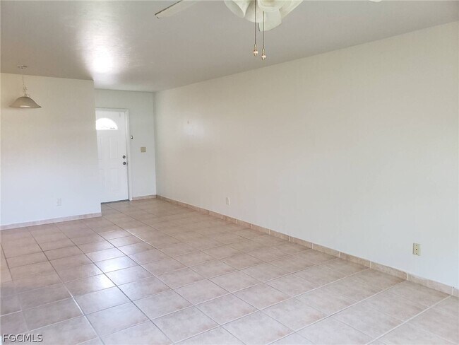 Foto del edificio - 621 SE 13th Pl