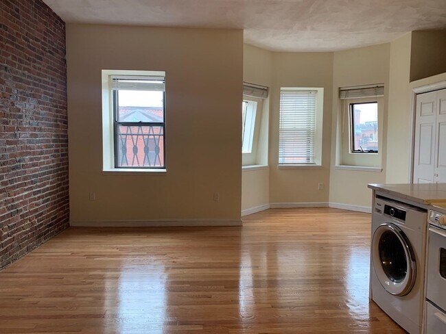 Foto del edificio - 145 Worcester St