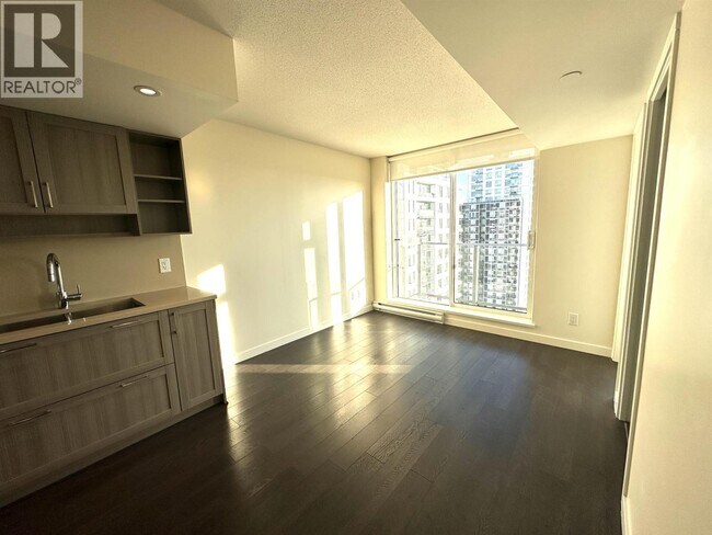 Building Photo - 5470 Ormidale St