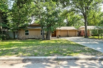 Building Photo - 6004 NW 27th St