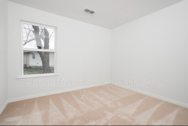 Building Photo - 1636 Garden Dr
