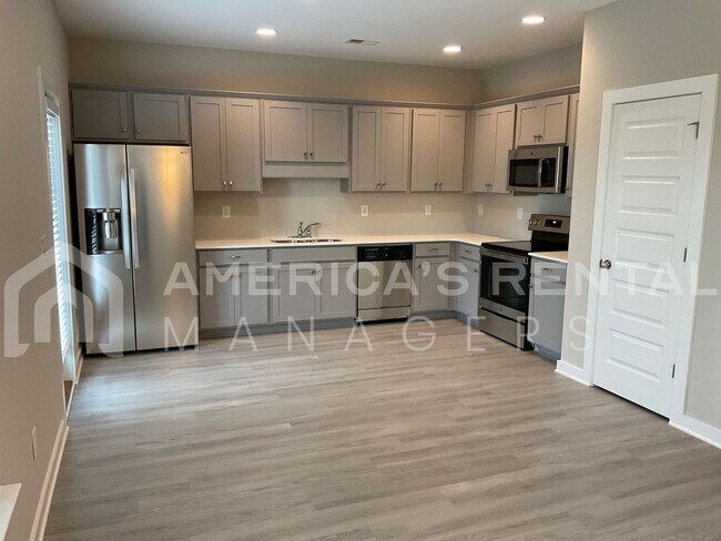 Foto del edificio - Home for Rent in Clanton, AL!!! Available ...