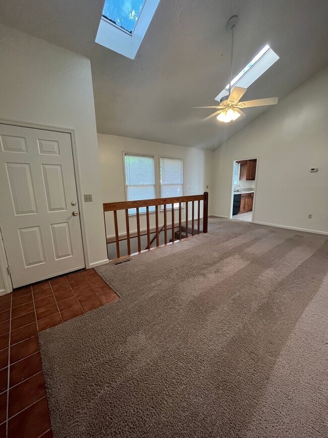 Foto del edificio - 4 Bedroom 2 Bath Single Family Home