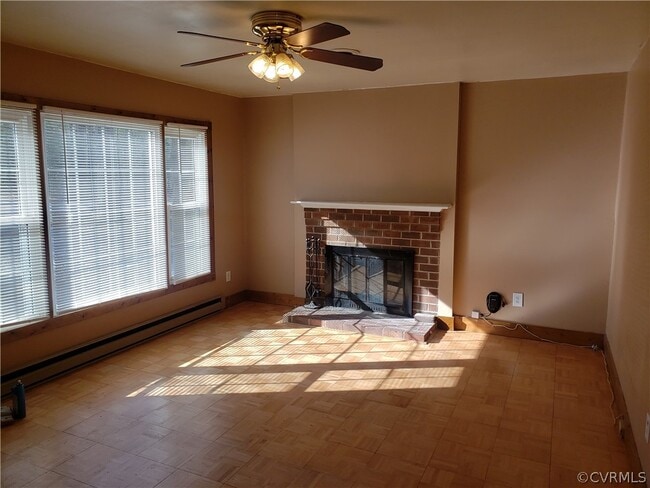 Building Photo - 9906 Family Ln