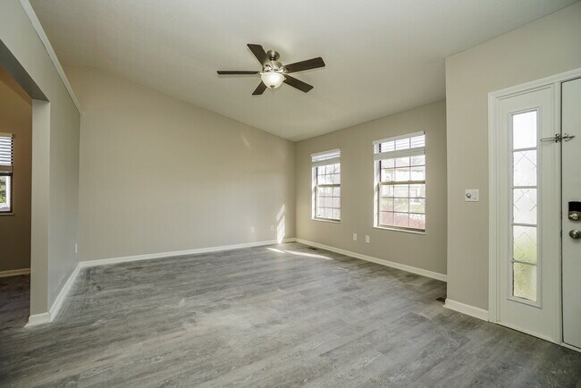 Building Photo - 2847 Blue Moon Dr