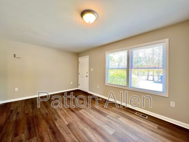 Foto del edificio - 1754 Meadowbrook Terrace