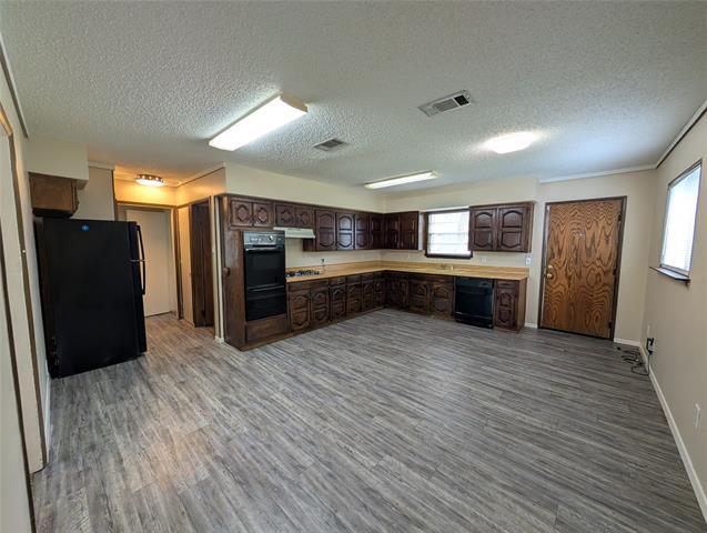 Building Photo - 1605 Maple Dr