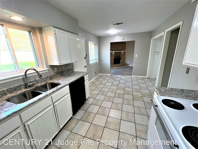 Building Photo - 3 br, 2 bath House - 2121 Spanish Trail