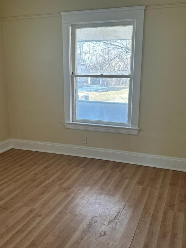 Foto del edificio - 2617 E 114th St