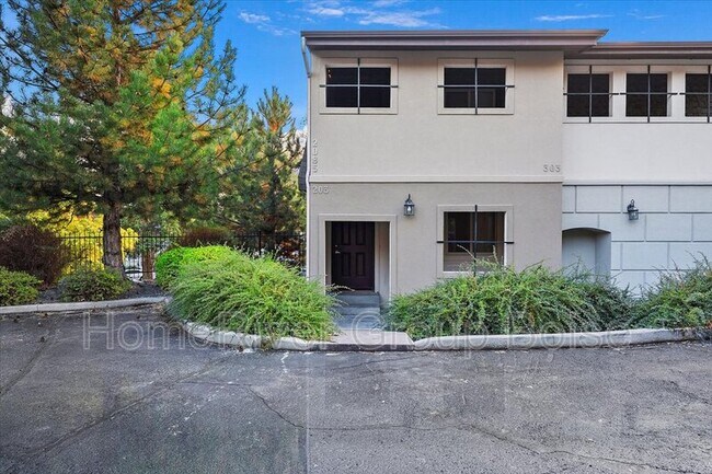 Foto del edificio - 2111 Brittany Ln