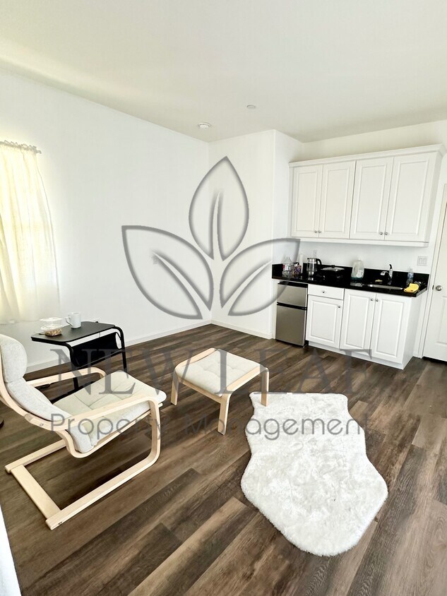 Building Photo - 13328 Hyacinth Ct