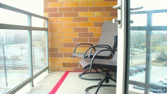 Building Photo - 510 Hudson Park