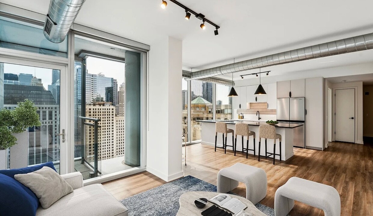 Photo - 165 W Kinzie St (Chicago, IL)