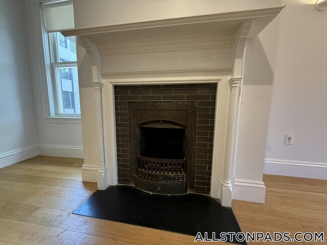 Foto del edificio - 83 Gardner St