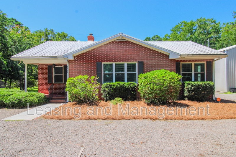 Primary Photo - 3494 River Rd