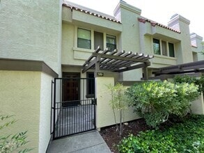 Building Photo - 586 Churchill Downs Ct