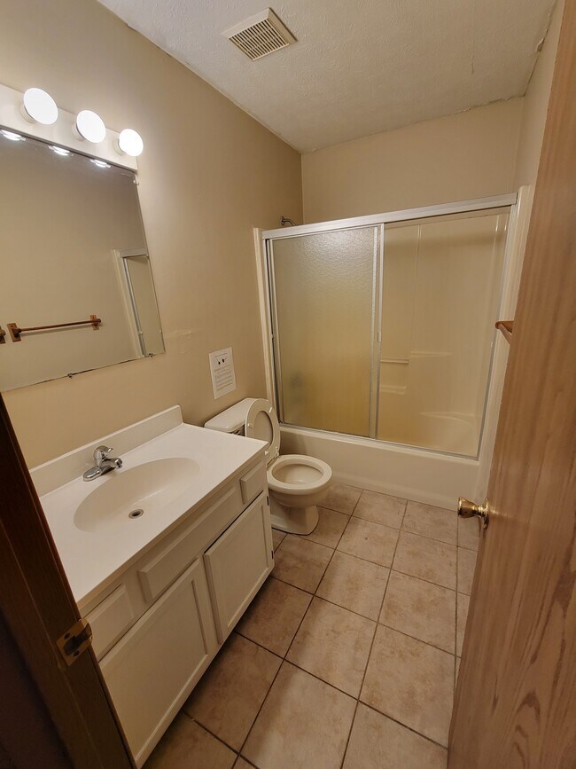 Foto del edificio - Hidden Pines Townhomes
