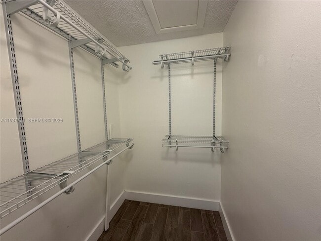 Foto del edificio - 2454 NW 52nd Ave