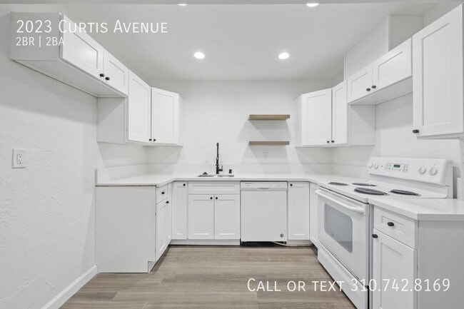 Building Photo - 2023 Curtis Ave