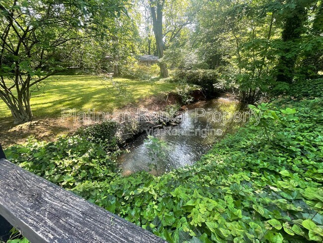 Foto del edificio - 224 Cold Creek Dr