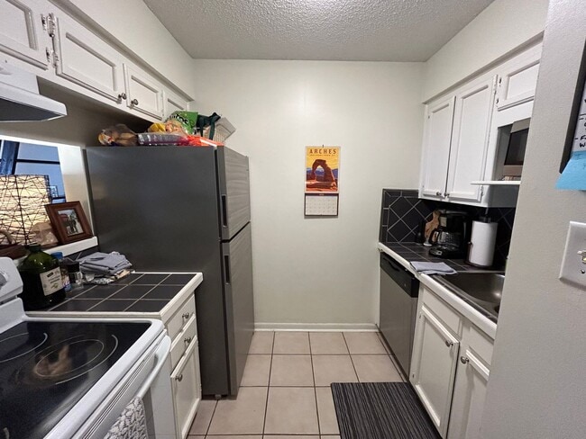 Building Photo - 1 bedroom  Property off Lee Drive- Availab...