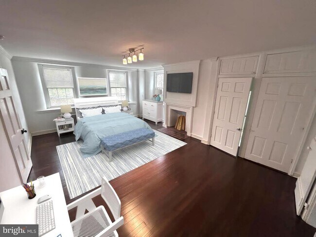 Foto del edificio - 571 N Newtown Street Rd