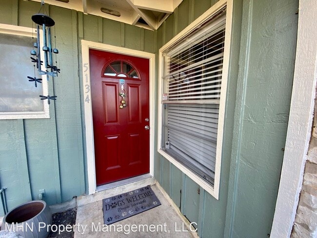 Building Photo - 3 br, 1 bath House - 5134 Village Lawn