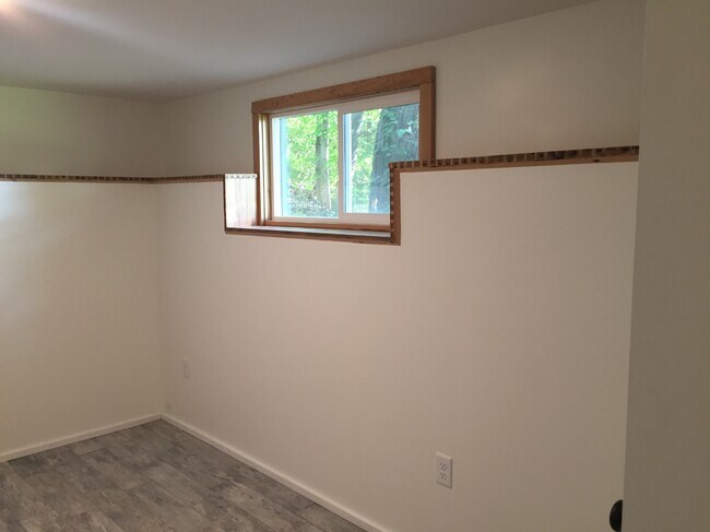 Bedroom - 604 Spencer Rd