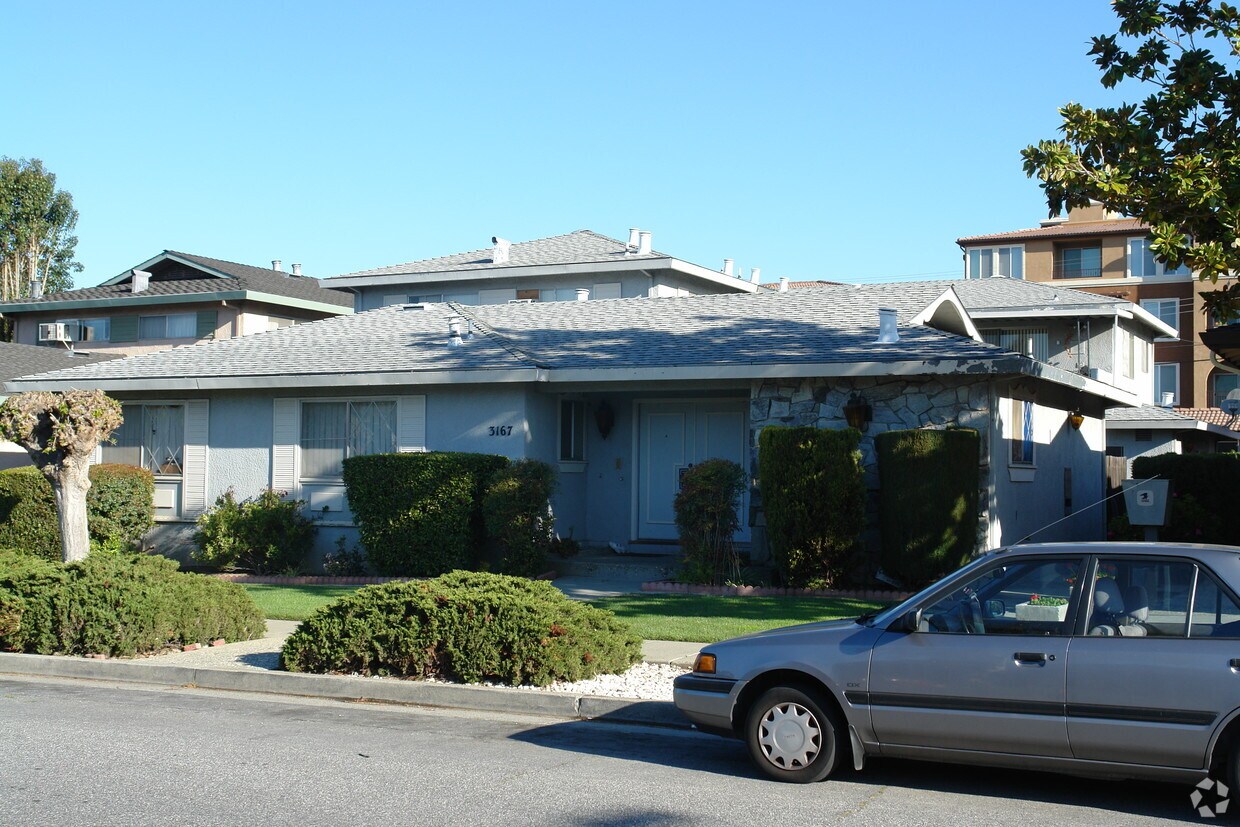 Primary Photo - 3167 Neal Ave