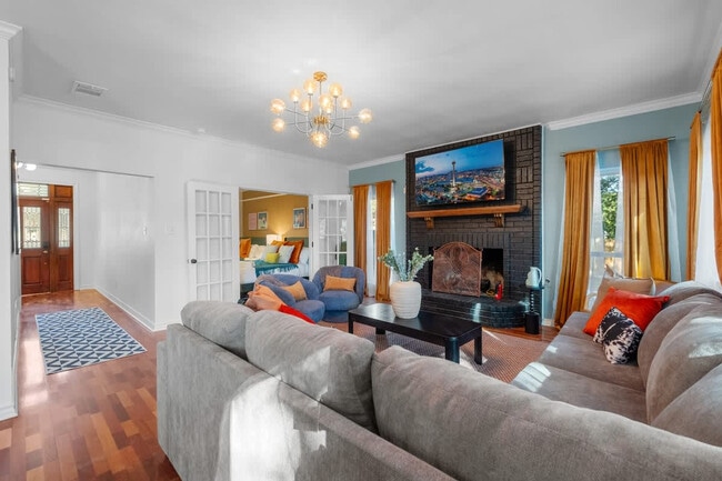 Building Photo - 13702 Yellow Oak Cir