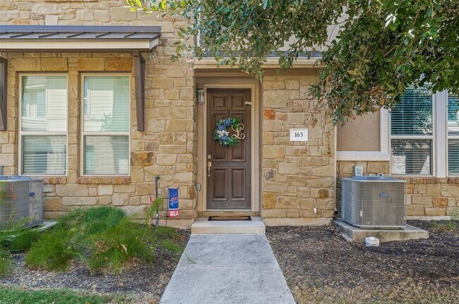 Building Photo - 13800 Lyndhurst St