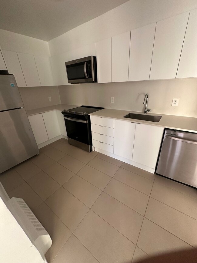 Building Photo - 457 Marlee Ave