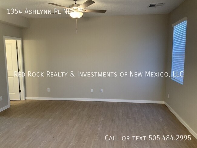 Foto del edificio - 1354 Ashlynn Pl