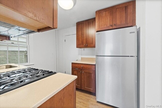 Building Photo - 9 N Dearman St