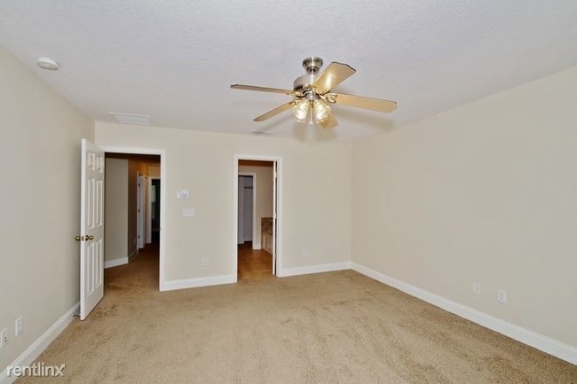 Building Photo - 3 br, 2.5 bath House - 681 Mount Olympus Blvd
