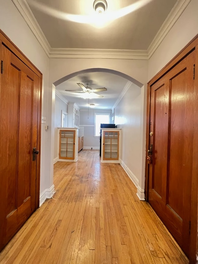 Building Photo - 4830 W Addison St