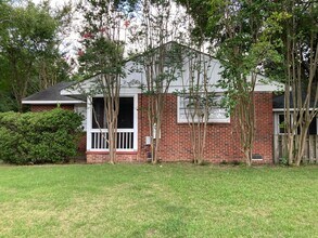 Building Photo - 403 E Samford Ave