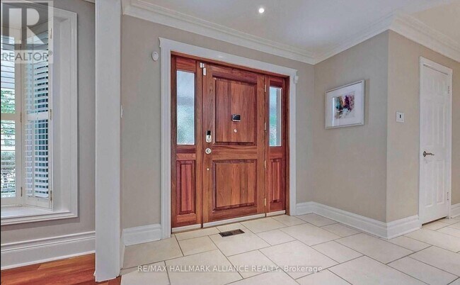 Photo du bâtiment - 2413 Robin Dr