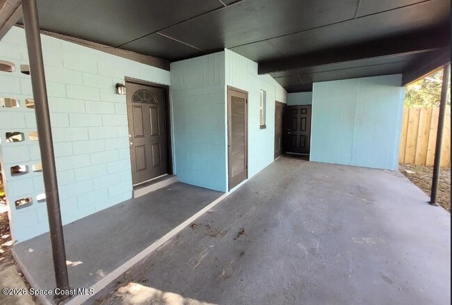 Building Photo - 1525 Cambridge Dr