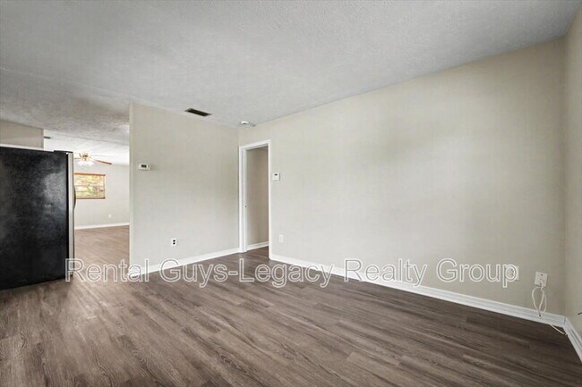 Building Photo - 10545 Citrus Ln