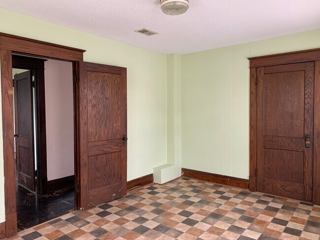 Building Photo - 165 S Washington Ave