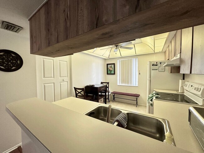 Foto del edificio - Fantastic 2br/2ba Furnished Annual Rental ...