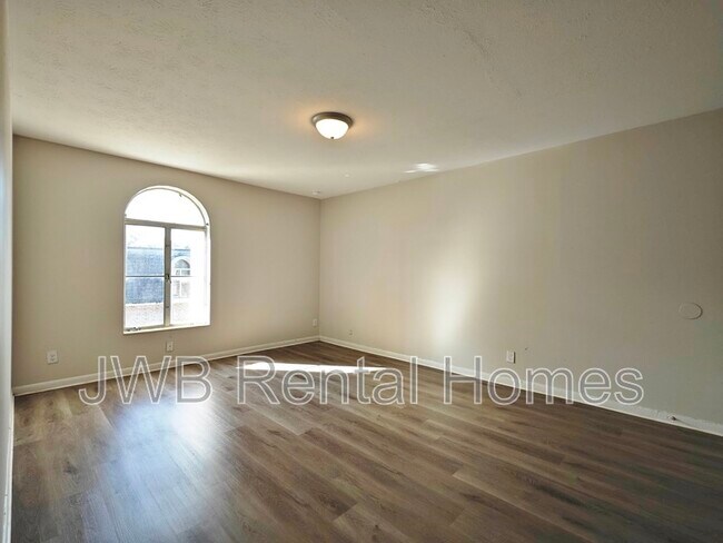 Foto del edificio - 851 Bert Rd